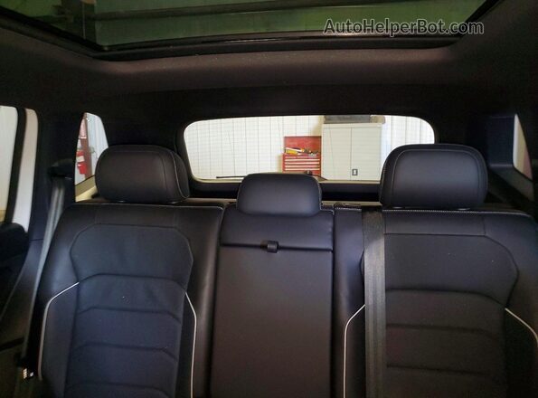3VV4B7AX4PM126046 2023 VOLKSWAGEN TIGUAN White Widok tylnych siedzeń