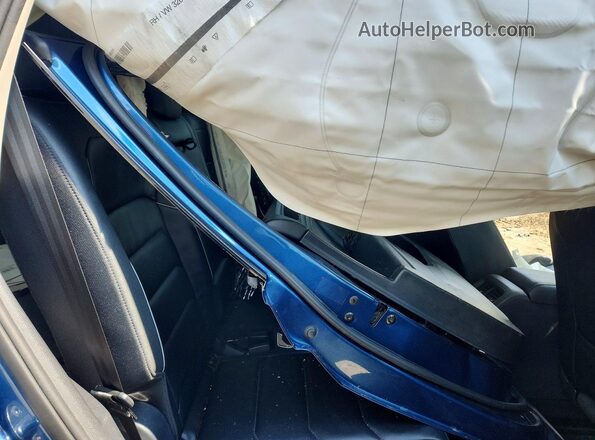 3VV4B7AX5KM031326 2019 VOLKSWAGEN TIGUAN Blue უკანა სალონის ხედი
