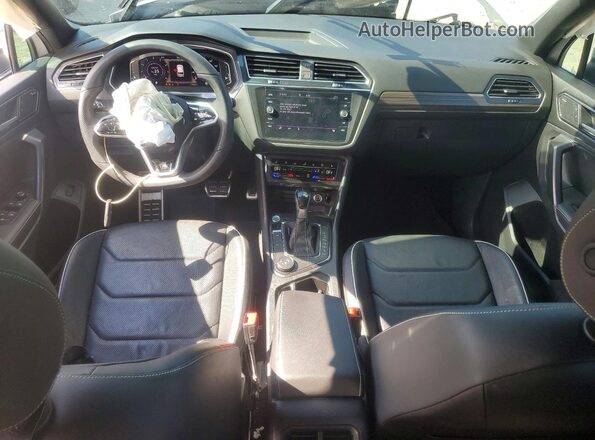 3VV4B7AX5NM025045 2022 VOLKSWAGEN TIGUAN Белый Вид панели приборов