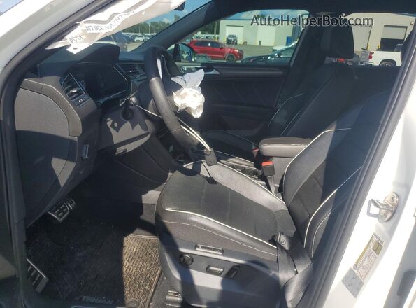 3VV4B7AX5NM025045 2022 VOLKSWAGEN TIGUAN Белый Вид салона спереди