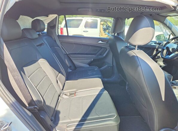 3VV4B7AX6NM172135 2022 VOLKSWAGEN TIGUAN White Вид задніх сидінь