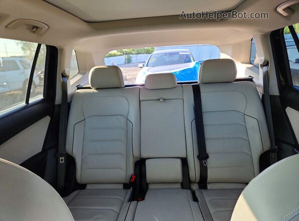 3VV4B7AX7KM041811 2019 VOLKSWAGEN TIGUAN Black Вид задніх сидінь
