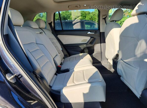 3VV4B7AX7KM041811 2019 VOLKSWAGEN TIGUAN Black Вид задньої частини салону