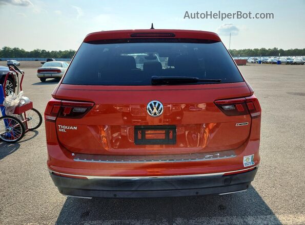 3VV4B7AX7KM056258 2019 VOLKSWAGEN TIGUAN Red უკანა ხედი