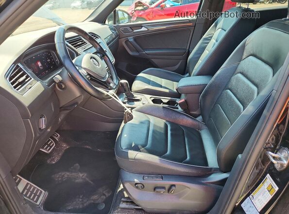 3VV4B7AX7LM022337 2020 VOLKSWAGEN TIGUAN Black Front interior view