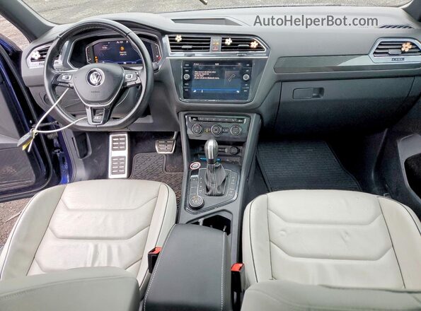 3VV4B7AX7MM042007 2021 VOLKSWAGEN TIGUAN Blue Вид панелі приладів