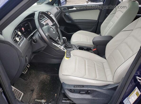3VV4B7AX7MM042007 2021 VOLKSWAGEN TIGUAN Blue Вид салону спереду