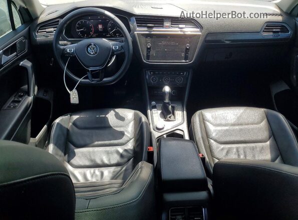 3VV4B7AX8JM003440 2018 VOLKSWAGEN TIGUAN Синий Вид панели приборов