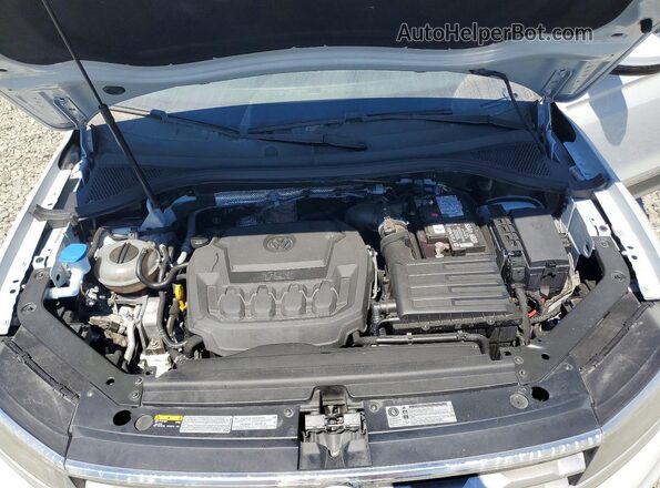 3VV4B7AX8JM003440 2018 VOLKSWAGEN TIGUAN Синий Вид подкапотного пространства