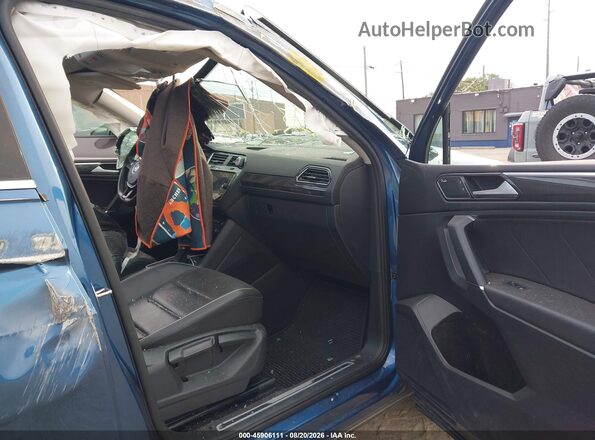 3VV4B7AX8JM196317 2018 VOLKSWAGEN TIGUAN Blue წინა სალონის ხედი