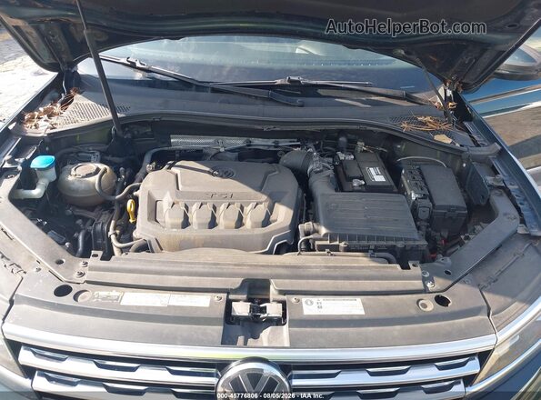 3VV4B7AX8JM199895 2018 VOLKSWAGEN TIGUAN Green Вид ззаду