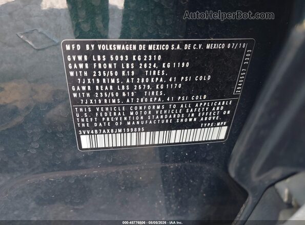 3VV4B7AX8JM199895 2018 VOLKSWAGEN TIGUAN Green Вид підкапотного простору