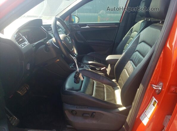 3VV4B7AX9JM155324 2018 VOLKSWAGEN TIGUAN Orange წინა სალონის ხედი