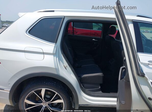 3VV4B7AX9PM047195 2023 VOLKSWAGEN TIGUAN White VIN sticker view