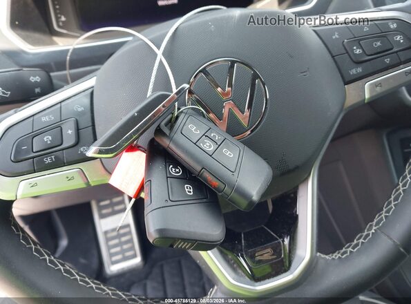 3VV4B7AX9PM047195 2023 VOLKSWAGEN TIGUAN White Dashboard view