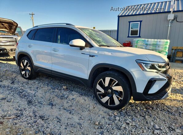 3VV4X7B25RM044642 2024 VOLKSWAGEN TAOS White Przód prawy