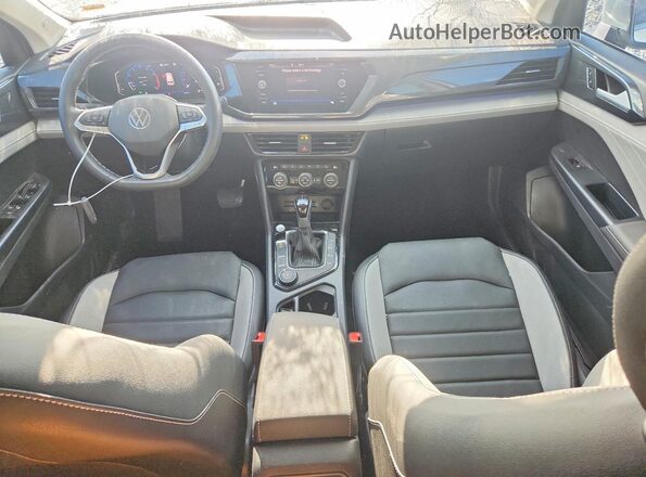 3VV4X7B25RM044642 2024 VOLKSWAGEN TAOS White Widok deski rozdzielczej
