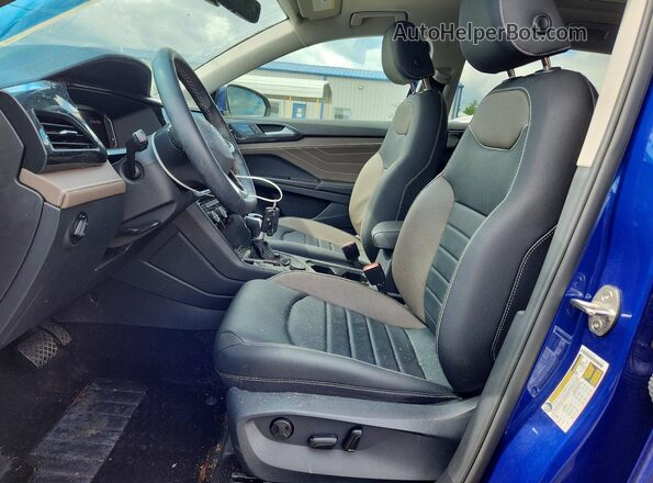 3VV4X7B28RM090885 2024 VOLKSWAGEN TAOS Blue Вид салону спереду