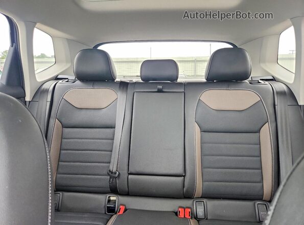 3VV4X7B28RM090885 2024 VOLKSWAGEN TAOS Blue Вид задніх сидінь