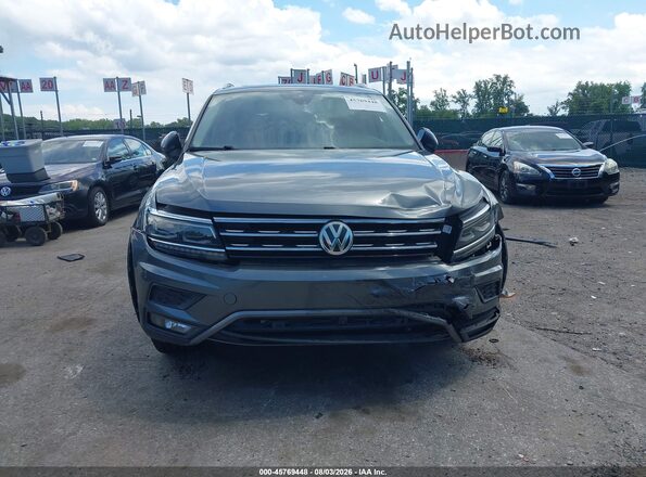 3VV5B7AX0JM172887 2018 VOLKSWAGEN TIGUAN Gray Դիմացի տեսք