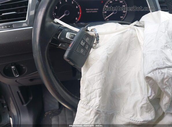 3VV5B7AX0JM172887 2018 VOLKSWAGEN TIGUAN Gray Առջևի վահանակի տեսք