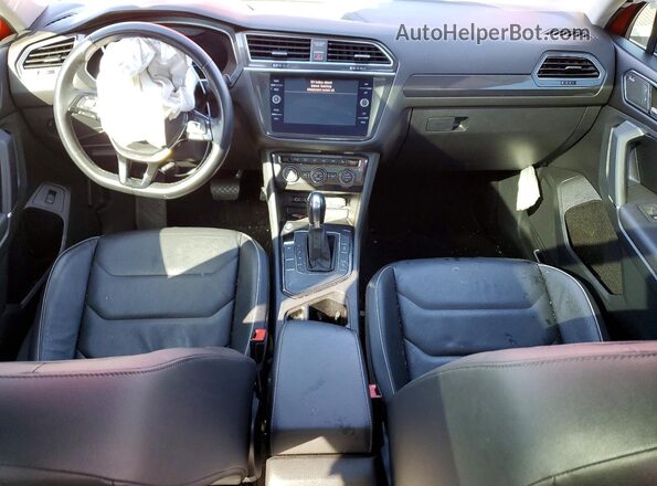3VV5B7AX2JM061595 2018 VOLKSWAGEN TIGUAN Orange Առջևի վահանակի տեսք