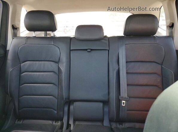 3VV5B7AX8JM103574 2018 VOLKSWAGEN TIGUAN Серый Вид задних сидений