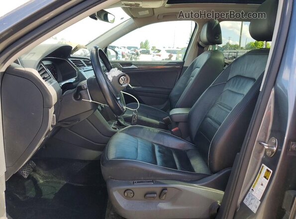 3VV5B7AX8JM103574 2018 VOLKSWAGEN TIGUAN Серый Вид салона спереди