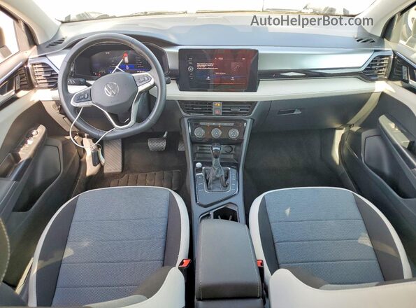 3VV5C7B21TM001035 2026 VOLKSWAGEN TAOS Gray Vista del salpicadero