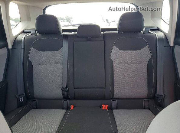 3VV5X7B24RM065213 2024 VOLKSWAGEN TAOS Серебряный Вид задних сидений