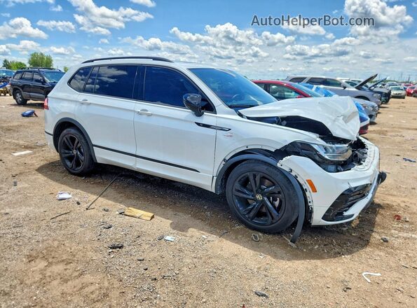 3VV8B7AX0RM185549 2024 VOLKSWAGEN TIGUAN Белый Передняя правая четверть