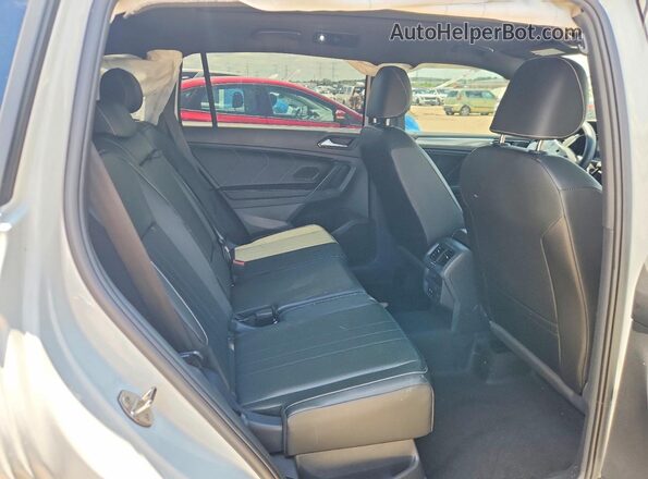 3VV8B7AX0RM185549 2024 VOLKSWAGEN TIGUAN Белый Вид задних сидений