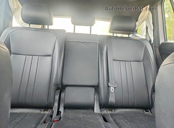 3VV8B7AX1PM081875 2023 VOLKSWAGEN TIGUAN Gray Rear seats view