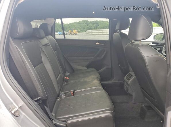 3VV8B7AX1RM113839 2024 VOLKSWAGEN TIGUAN Silver Սալոնի հետևի տեսք