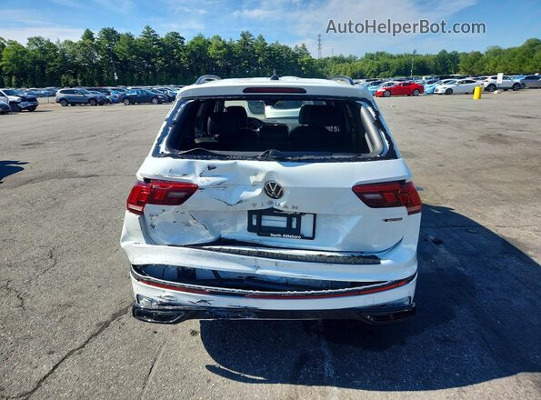 3VV8B7AX2RM212198 2024 VOLKSWAGEN TIGUAN White Widok z tyłu