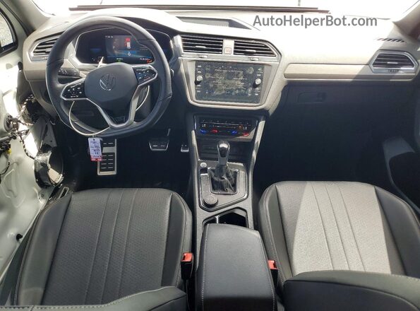 3VV8B7AX3NM032142 2022 VOLKSWAGEN TIGUAN White წინა პანელის ხედი