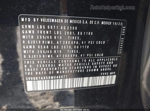 3VV8B7AX5RM046971 2024 VOLKSWAGEN TIGUAN Black Engine compartment view