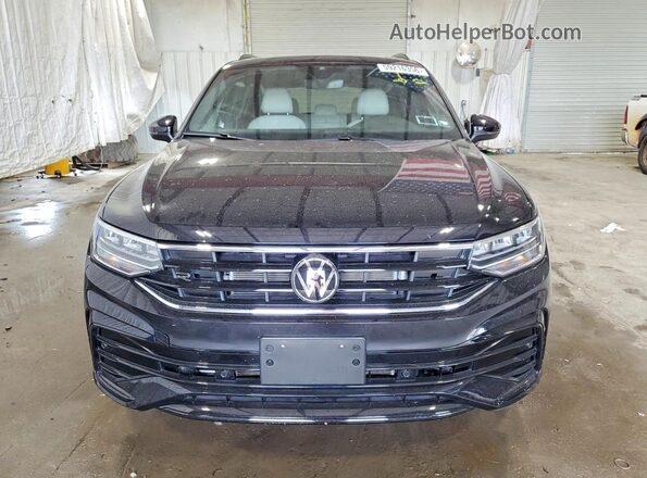 3VV8B7AX5RM180993 2024 VOLKSWAGEN TIGUAN Black Widok z przodu