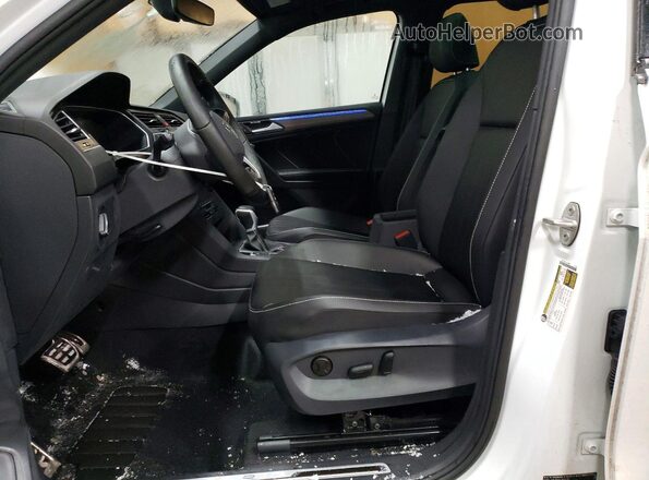 3VV8B7AX6RM089909 2024 VOLKSWAGEN TIGUAN White Вид салону спереду