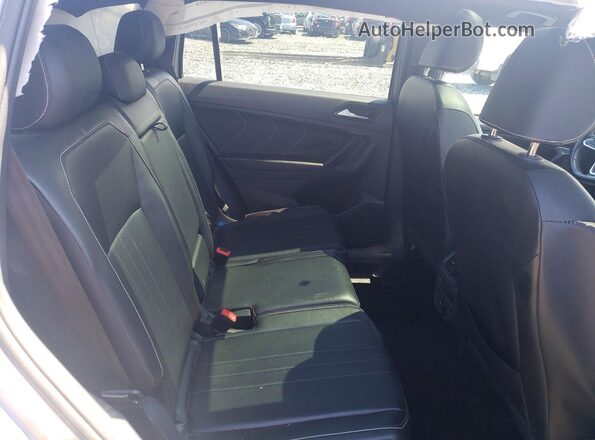 3VV8B7AX6RM102934 2024 VOLKSWAGEN TIGUAN Silver Սալոնի հետևի տեսք