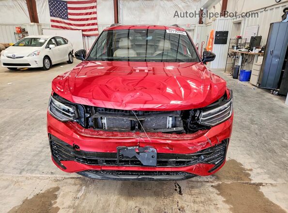 3VV8B7AX7RM085447 2024 VOLKSWAGEN TIGUAN Red Front view