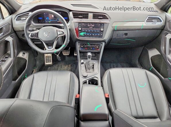 3VV8B7AX8NM126095 2022 VOLKSWAGEN TIGUAN Charcoal Вид панелі приладів