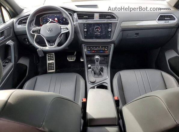 3VV8B7AX8PM114192 2023 VOLKSWAGEN TIGUAN Серый Вид панели приборов