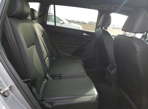 3VV8B7AX8PM114192 2023 VOLKSWAGEN TIGUAN Серый Вид задней части салона