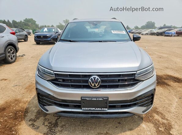 3VV8B7AX8RM117547 2024 VOLKSWAGEN TIGUAN Silver Front view