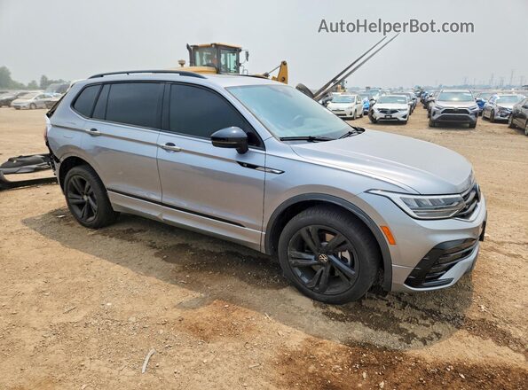 3VV8B7AX8RM117547 2024 VOLKSWAGEN TIGUAN Silver Front right