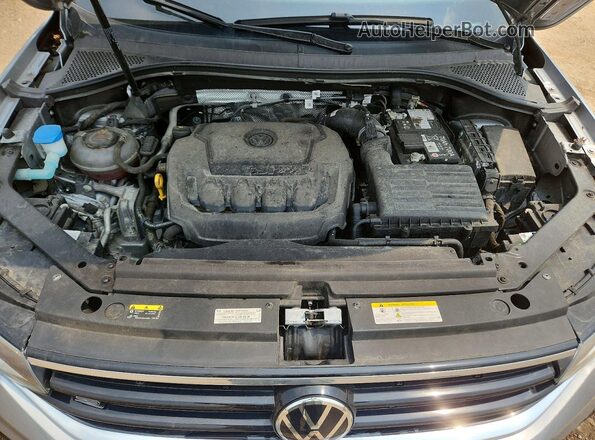 3VV8B7AX8RM117547 2024 VOLKSWAGEN TIGUAN Silver Rear interior view