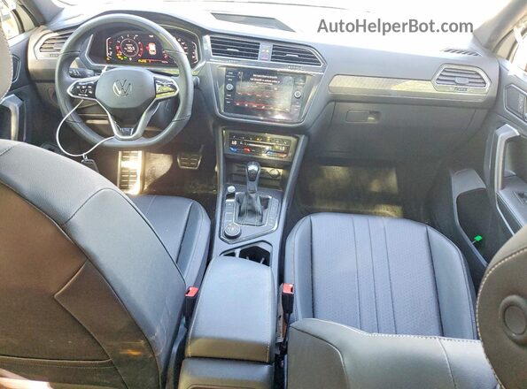 3VV8B7AX9RM229306 2024 VOLKSWAGEN TIGUAN White Առջևի վահանակի տեսք