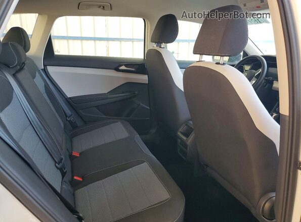 3VV8C7B26SM045477 2025 VOLKSWAGEN TAOS White Widok wnętrza z tyłu
