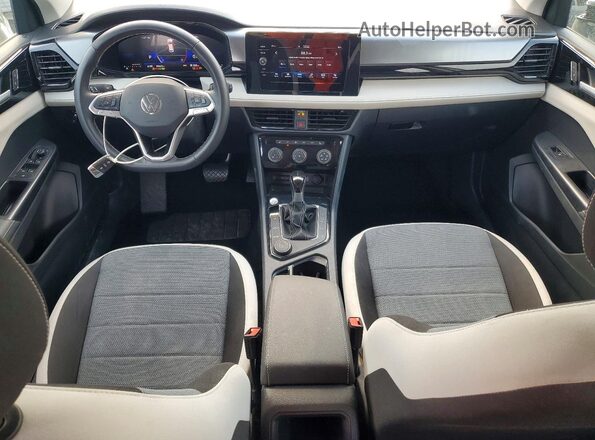 3VV8C7B26SM045477 2025 VOLKSWAGEN TAOS White Widok deski rozdzielczej